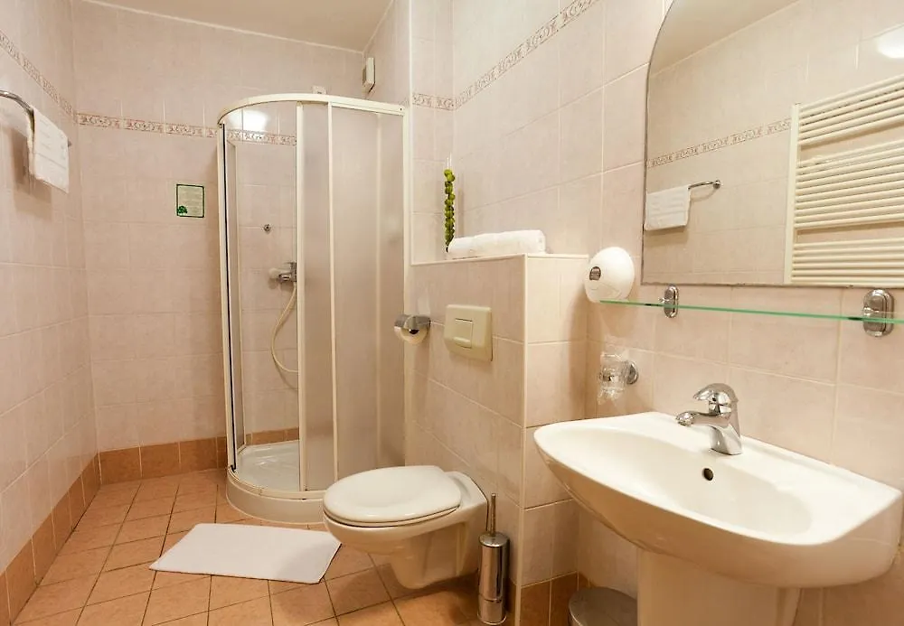 Villa Lovorka - Hotel Resort Drazica Krk Town 3*,