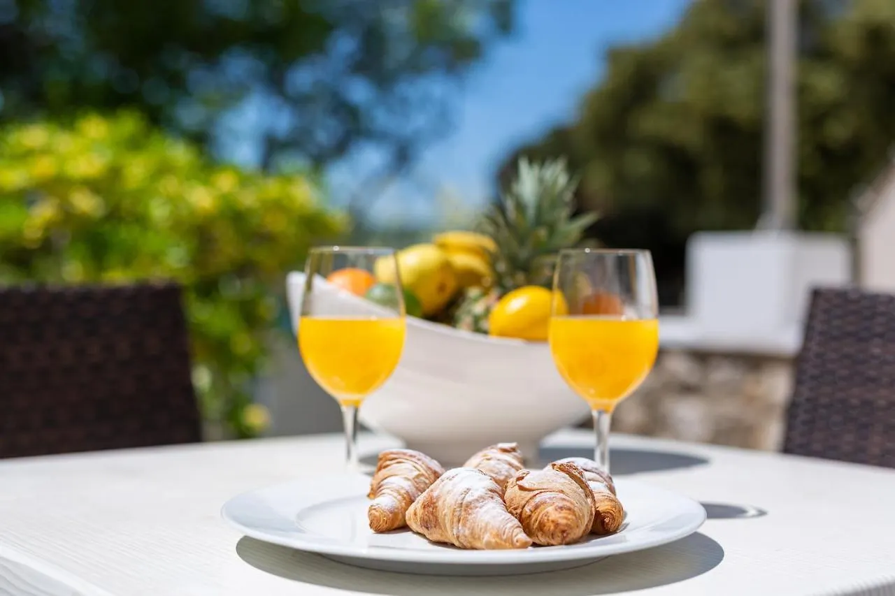 Villa Lovorka - Hotel Resort Drazica Krk Town